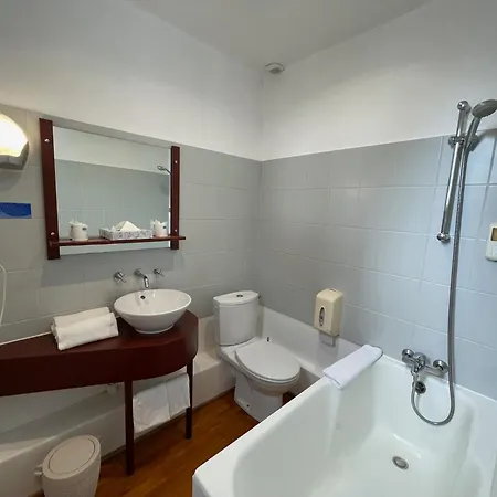 Adonis Hotel