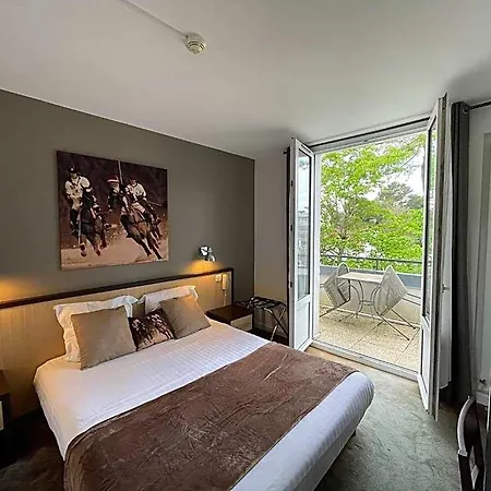 Hotel Adonis