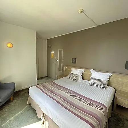 Hotel Adonis *